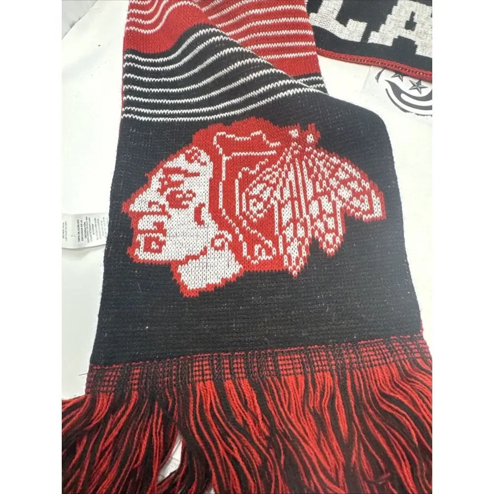 Forever‎ Collectibles Chicago Blackhawks Scarf Black Red Reversible Fringe